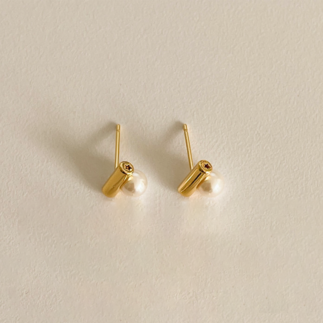 Floating Pearl Stud Earring (Sterling Silver)