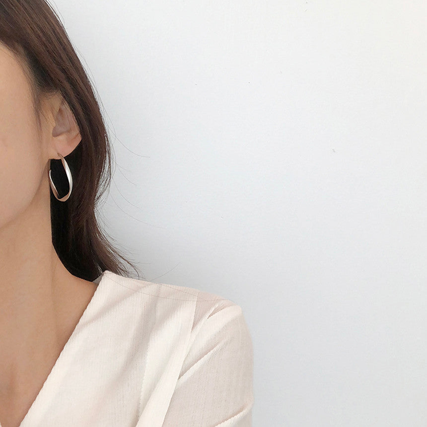 Matte Hoop Earring (Gold / Silver)