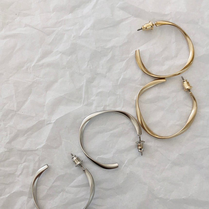 Matte Hoop Earring (Gold / Silver)